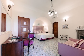 Deluxe Double or Twin Room, Partial Sea View