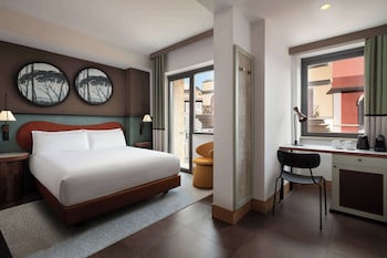 Deluxe Room, 1 Queen Bed, Balcony (Terrace)
