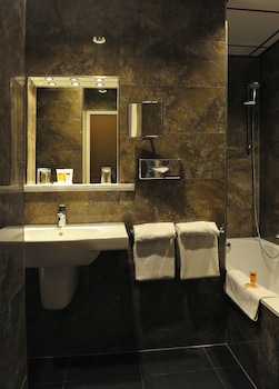 Standard Room, 1 Double or 2 Twin Beds