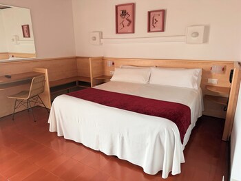 Single Room, Balcony